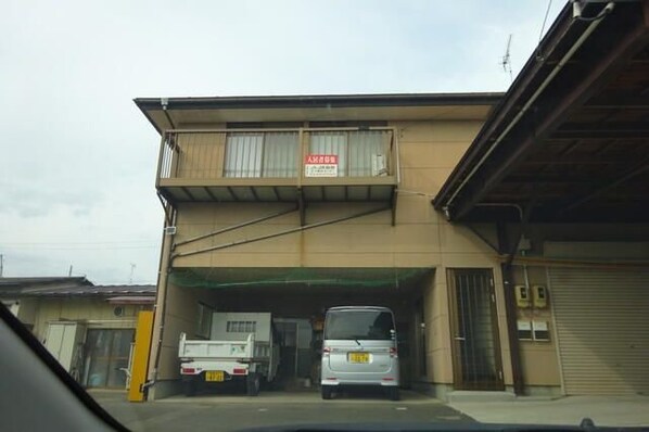 松森アパートの物件外観写真